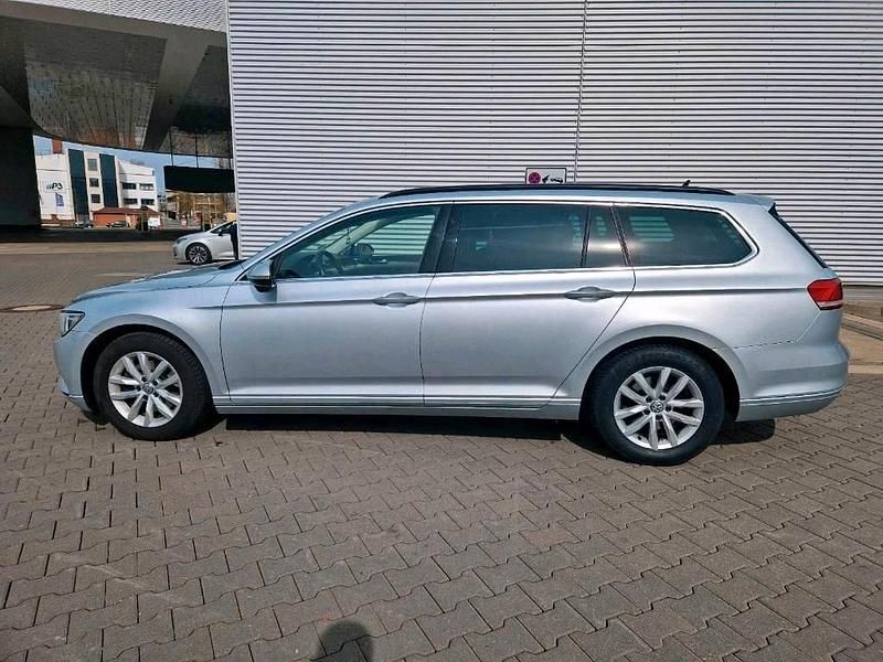 Gebraucht VW Passat Comfortline 150 PS (110 kW) 2016 Grau Kombi