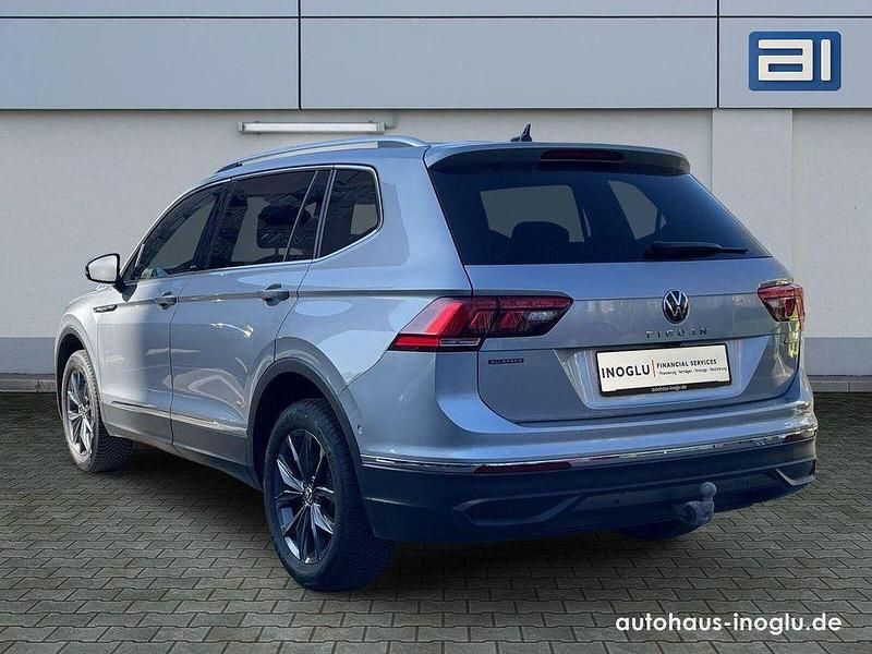 Gebraucht VW Tiguan Allspace Move 200 PS (147 kW) 2024 Silber SUV
