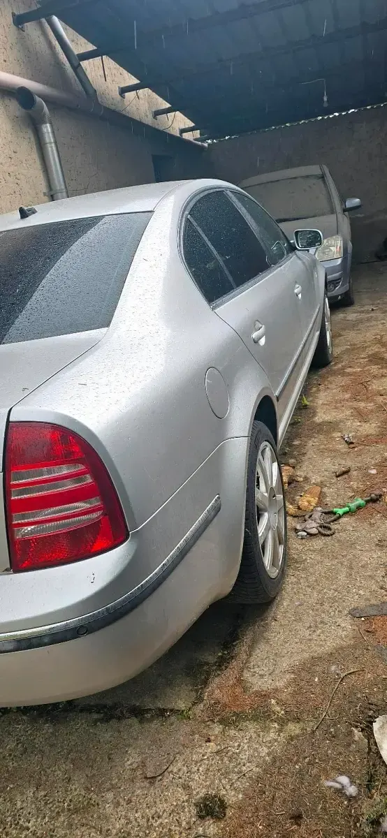Gebraucht Skoda Superb 150 PS (110 kW) 2002 Silber Limousine