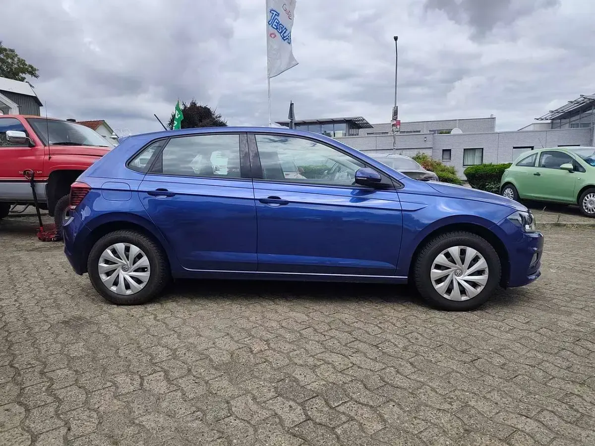 Gebraucht VW Polo Comfortline 95 PS (69 kW) 2020 Reef blue metallic Kleinwagen