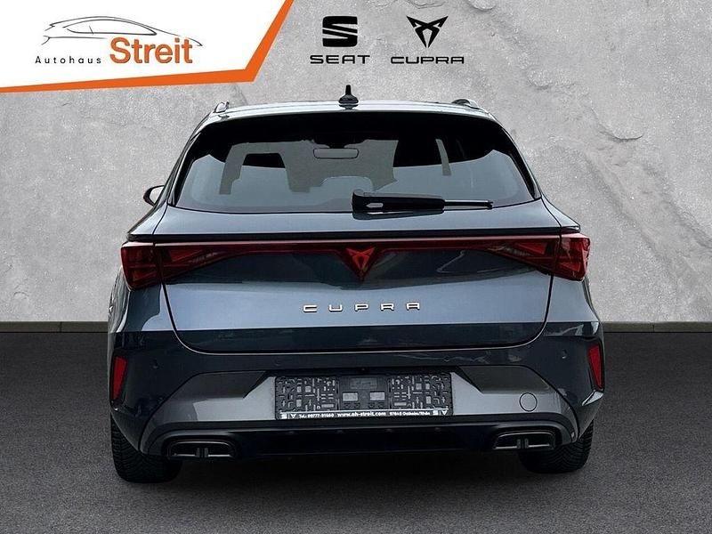 Gebraucht Cupra Leon 150 PS (110 kW) 2025 Grau) magnetic grau m (grau Kombi