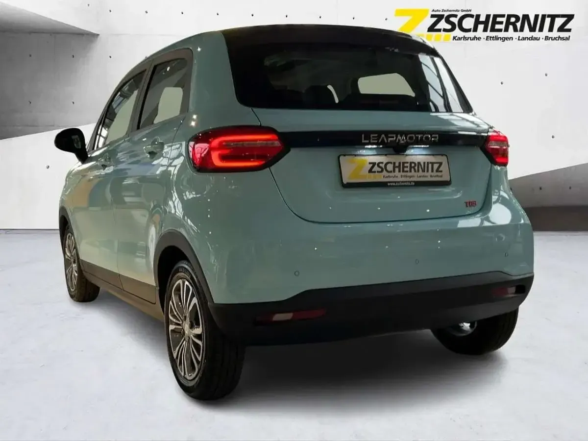 Neu Leapmotor T03 69 kW (95 PS) 2026 Blau Kleinwagen