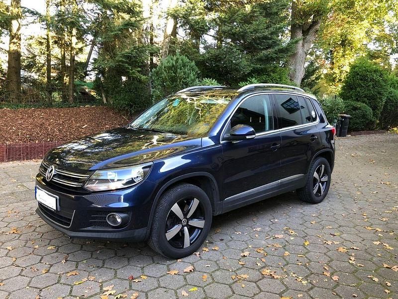 Blau Gebraucht 2012 VW Tiguan Sportline SUV | 12.000 € (Fairer Preis) - Bild 1/4