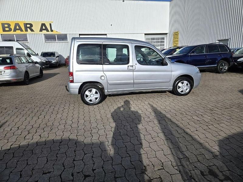 Gebraucht Citroën Berlingo 75 PS (55 kW) 2006 Silber Van / Kleinbus