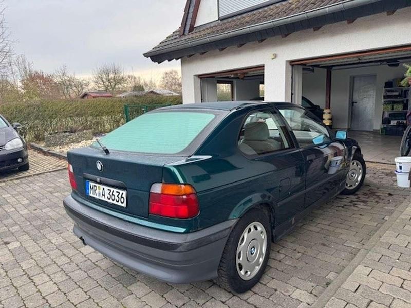Gebraucht BMW 316 Compact 105 PS (77 kW) 1996 Grün Kleinwagen