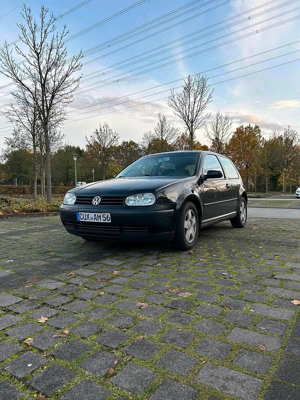 Schwarz Gebraucht 2000 VW Golf IV Kleinwagen | 699 € (Guter Preis) - Bild 1/4