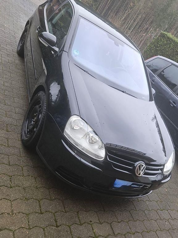Schwarz Gebraucht 2005 VW Golf V Sportline Kleinwagen | 1.700 € (Superpreis) - Bild 1/4