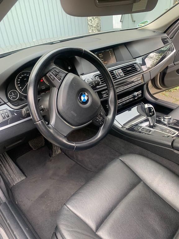 Gebraucht BMW 525 218 PS (160 kW) 2012 Silber Limousine