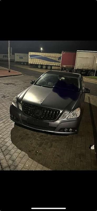 Gebraucht Mercedes E200 136 PS (100 kW) 2011 Beige Limousine