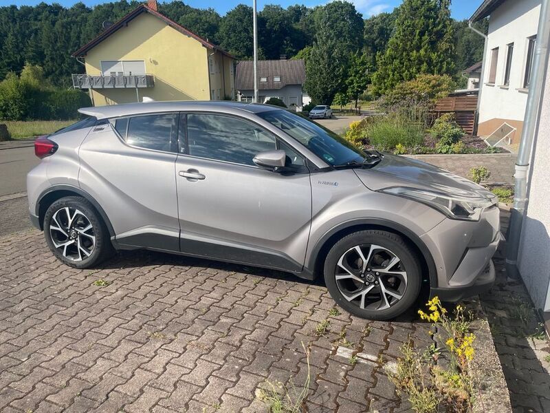 Silber Gebraucht 2018 Toyota C-HR Team SUV | 14.900 € (Guter Preis) - Bild 1/4