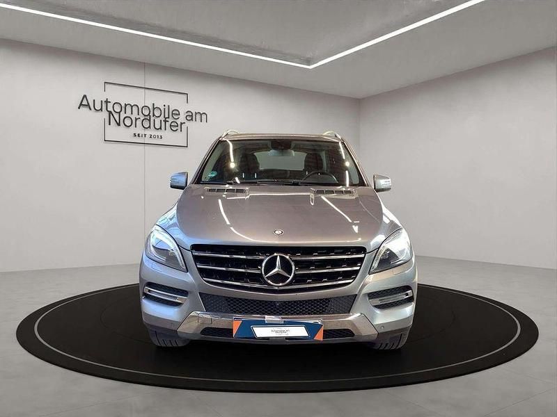 Grau Gebraucht 2014 Mercedes ML250 SUV | 20.990 € (Fairer Preis) - Bild 1/4