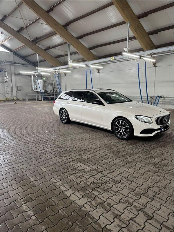 Gebraucht Mercedes E200 184 PS (135 kW) 2018 Weiß Kombi