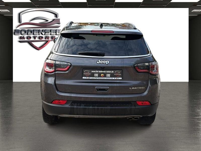 Gebraucht Jeep Compass Limited 150 PS (110 kW) 2020 Silber SUV