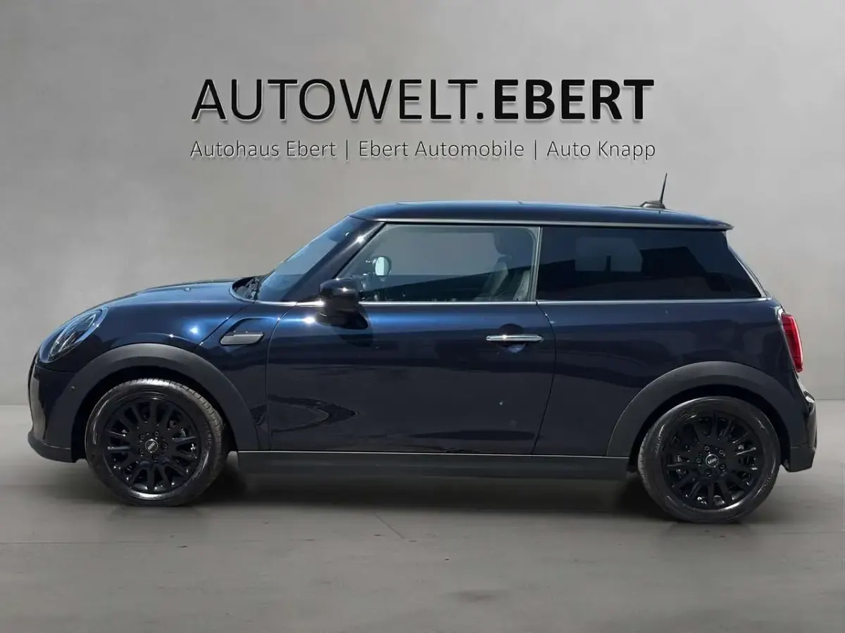 Gebraucht Mini Cooper Classic 136 PS (100 kW) 2021 Schwarz Kleinwagen