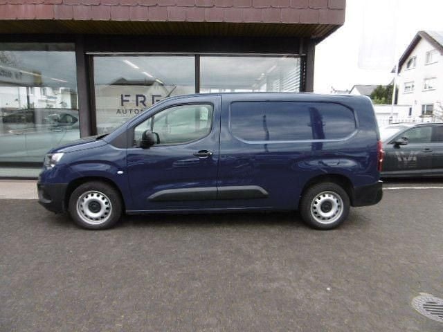 Gebraucht Opel Combo Basis 102 PS (75 kW) 2024 Blau Kombi