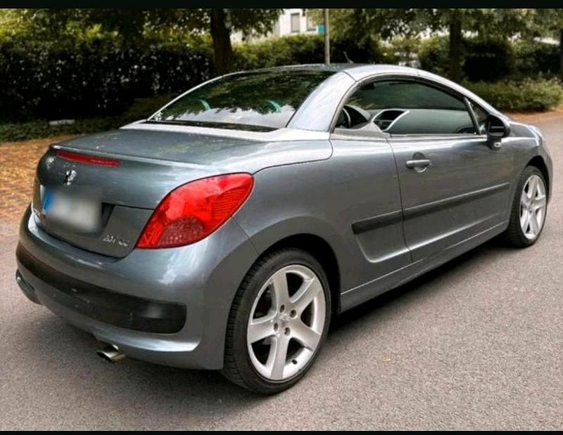 Grau Gebraucht 2007 Peugeot 207 CC Cabrio | 1.990 € - Bild 1/3