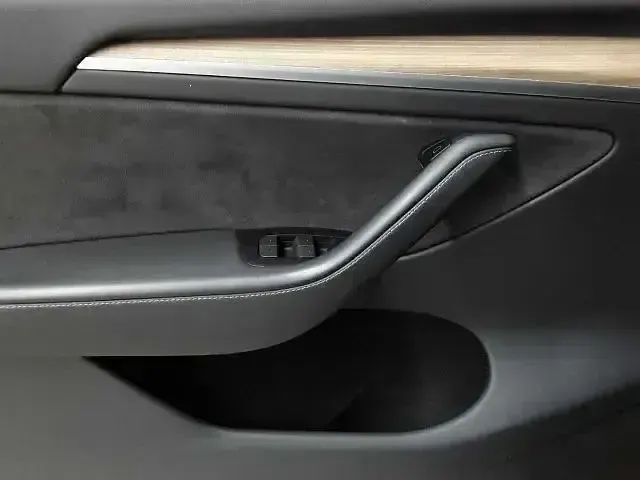 Gebraucht Tesla Model Y Long Range AWD 378 kW (514 PS) 2023 Andere SUV
