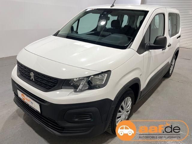 Weiß Gebraucht 2021 Peugeot Rifter Active Van / Kleinbus | 14.950 € (Fairer Preis) - Bild 1/4
