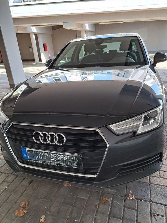 Grau Gebraucht 2018 Audi A4 Limousine | 15.600 € (Superpreis) - Bild 1/4