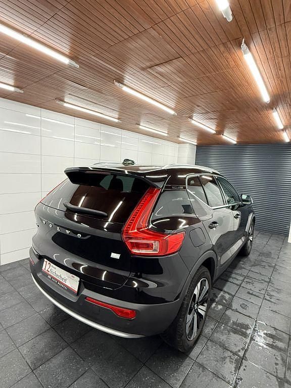 Second-hand Volvo XC40 211 CP (155 kW) 2022 Negru SUV