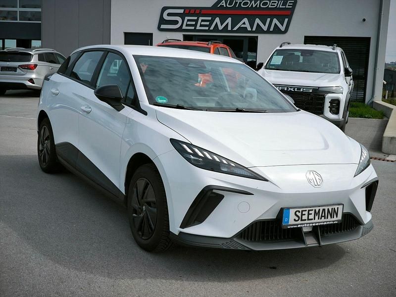 Gebraucht MG MG4 EV 125 kW (170 PS) 2023 Weiß Kleinwagen