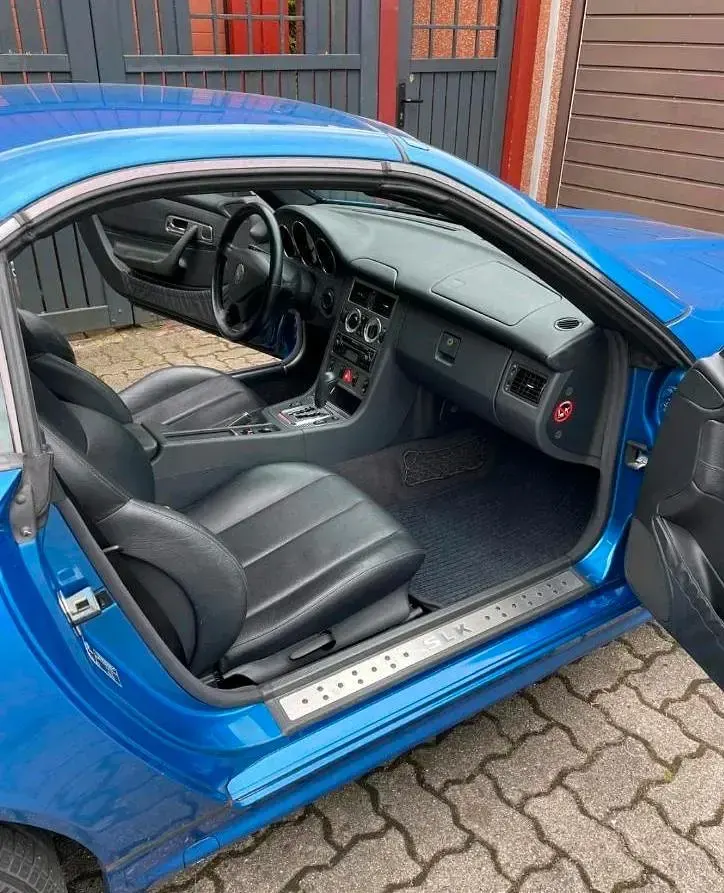 Gebraucht Mercedes SLK230 197 PS (144 kW) 2001 Blau Cabrio