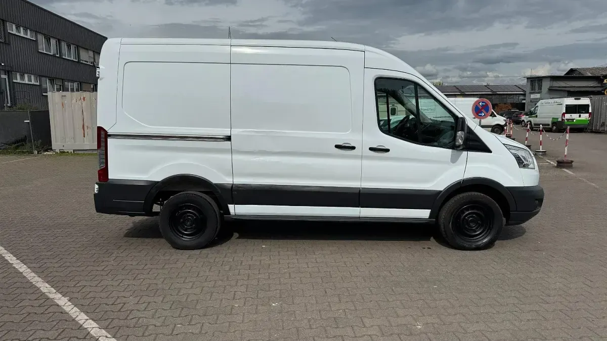 Gebraucht Ford Transit Trend 170 PS (125 kW) 2017 Weiß Van / Kleinbus