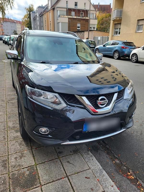 Schwarz Gebraucht 2016 Nissan X-Trail Tekna SUV | 14.000 € - Bild 1/4