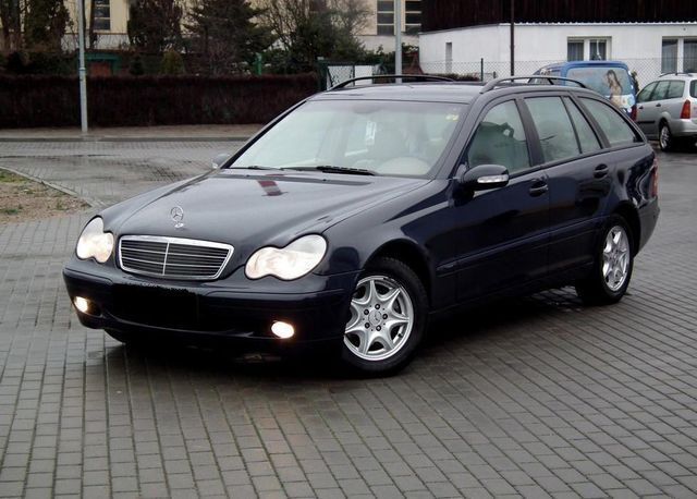 Gebraucht Mercedes C220 143 PS (105 kW) 2003 Blau metallic Kombi