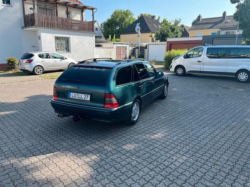Gebraucht Mercedes C240 170 PS (125 kW) 2000 Grün Kombi