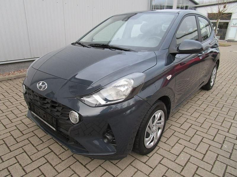 Grau Gebraucht 2022 Hyundai i10 Select Kleinwagen | 12.990 € (Fairer Preis) - Bild 1/4