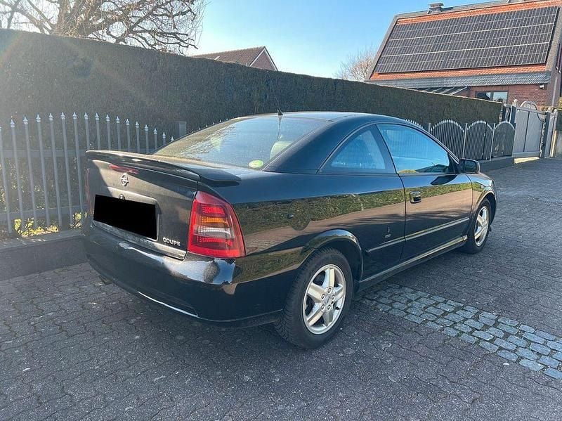Gebraucht Opel Astra 125 PS (91 kW) 2002 Schwarz Coupé