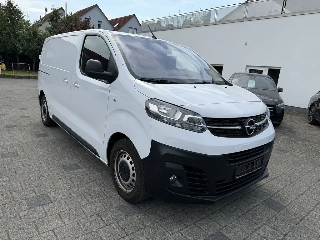 Gebraucht Opel Vivaro-e Combi 102 PS (75 kW) 2024 Lackierung weiss icy Van / Kleinbus