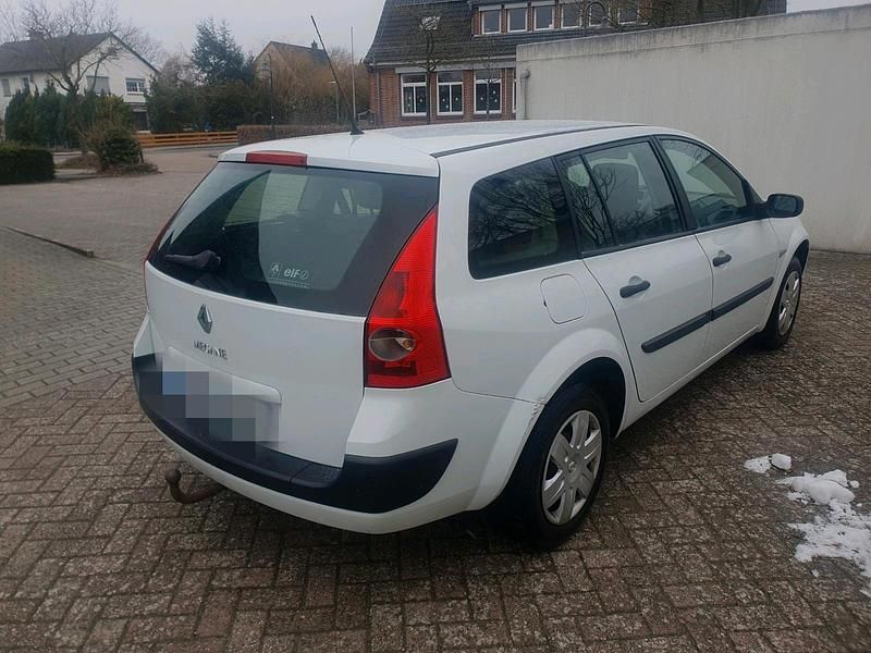 Weiß Gebraucht 2004 Renault Mégane GrandTour Kombi | 1.750 € (Fairer Preis) - Bild 1/4