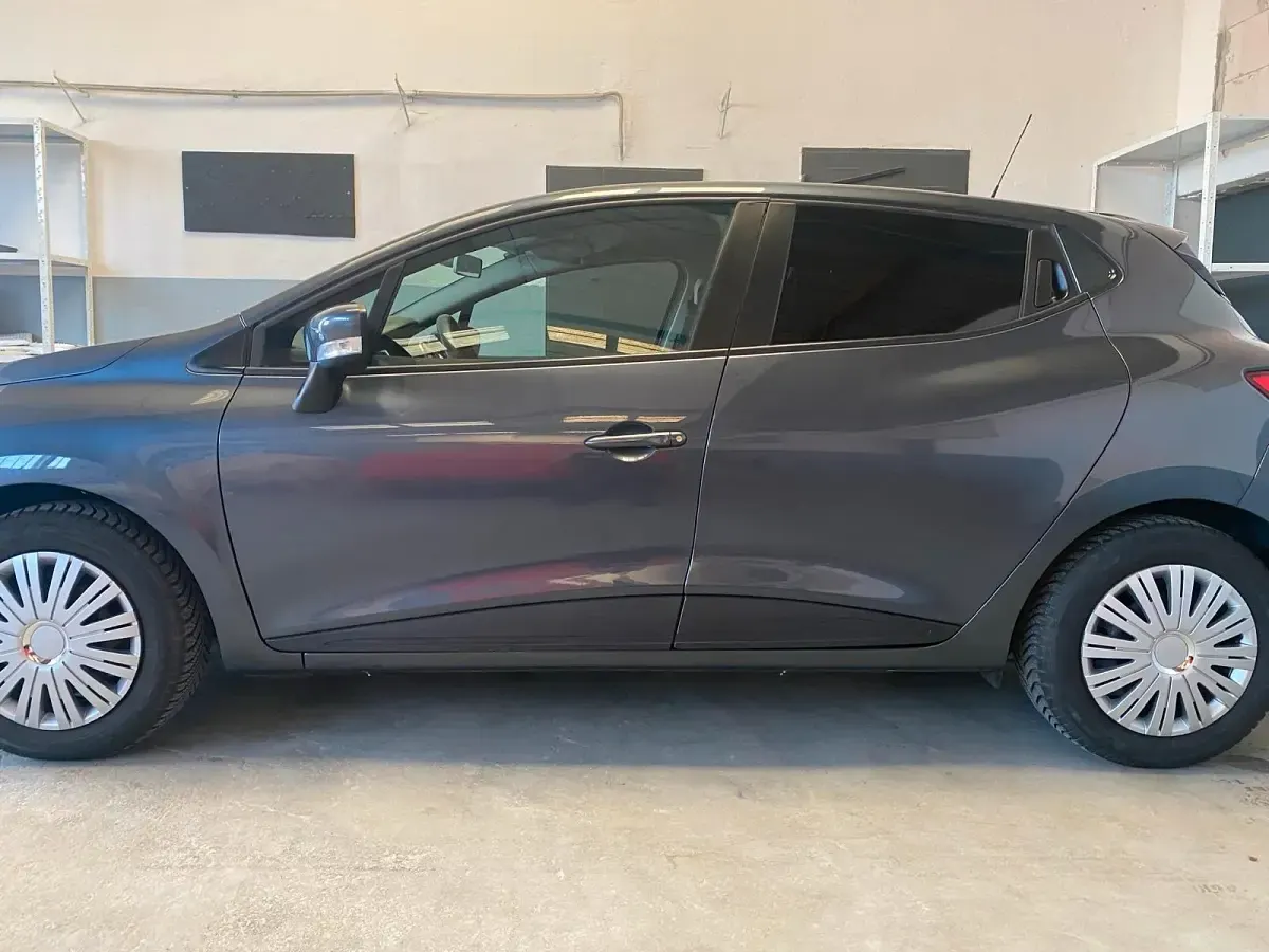 Gebraucht Renault Clio 75 PS (55 kW) 2017 Grau Kleinwagen