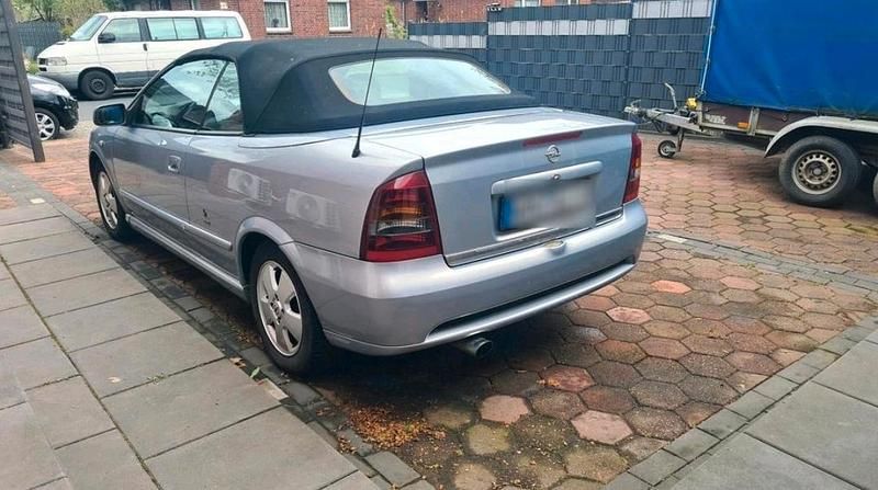 Blau Gebraucht 2001 Opel Astra Cabriolet Cabrio | 925 € (Guter Preis) - Bild 1/3