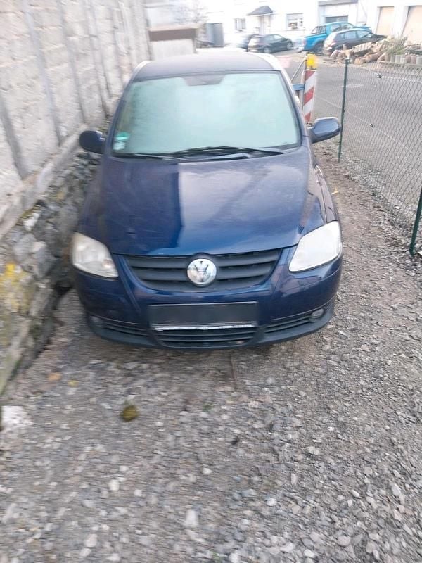 Blau Gebraucht 2006 VW Fox Kleinwagen | 650 € (Superpreis) - Bild 1/4