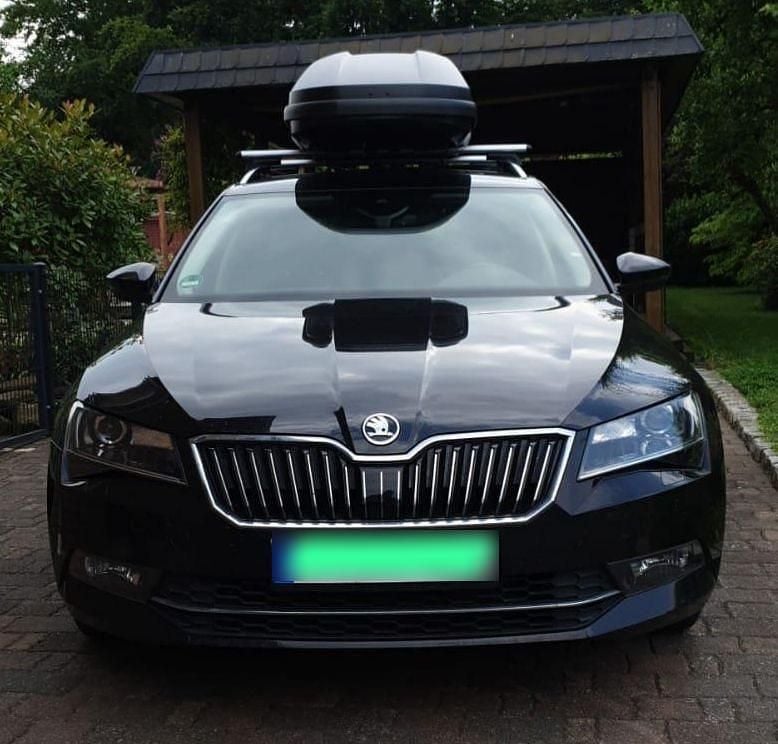 Schwarz Gebraucht 2016 Skoda Superb Ambition Kombi | 11.999 € (Guter Preis) - Bild 1/1