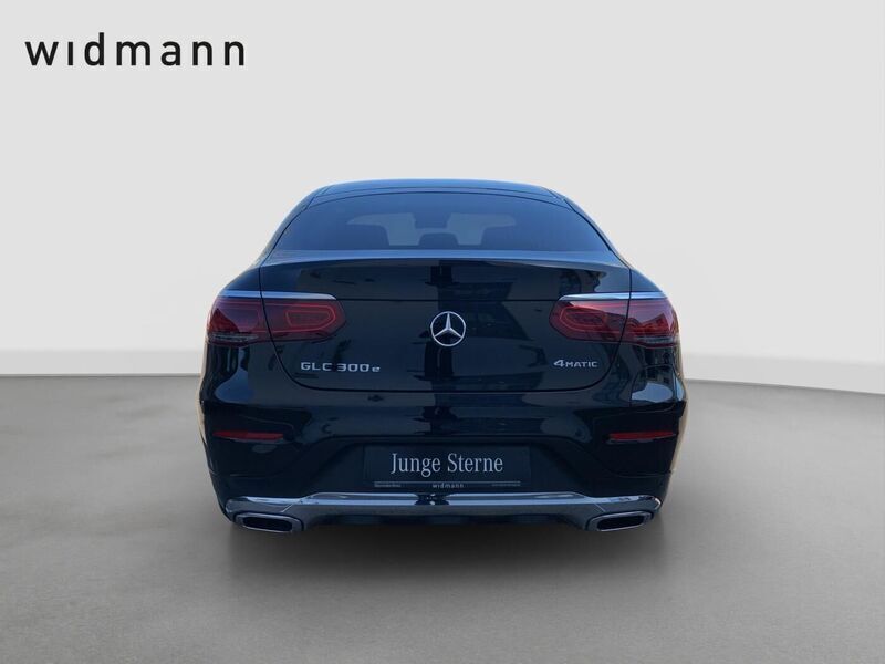 Gebraucht Mercedes GLC300e 211 PS (155 kW) 2022 Unilack schwarz SUV