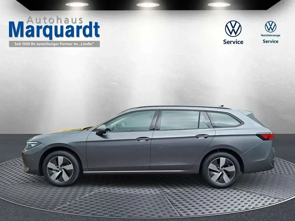Neu VW Passat 150 PS (110 kW) 2026 Grau Kombi
