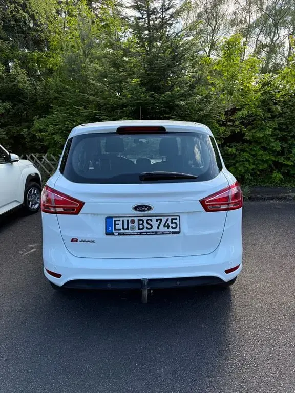 Gebraucht Ford B-MAX Titanium 105 PS (77 kW) 2017 Weiß Van / Kleinbus