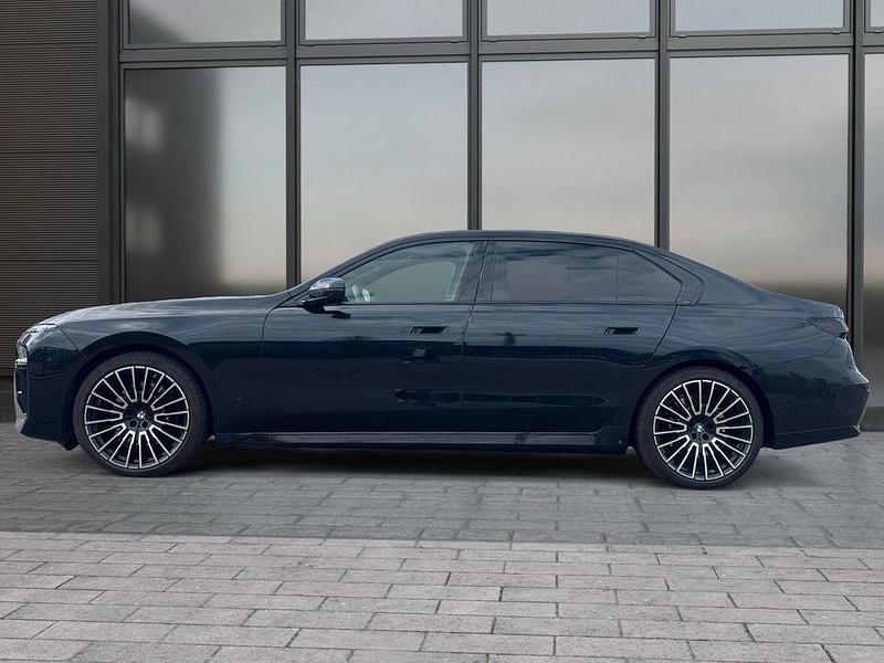 Gebraucht BMW 740 M Sport 286 PS (210 kW) 2025 Schwarz Limousine