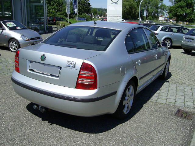 Gebraucht Skoda Superb 116 PS (85 kW) 2005 Silber metallic Limousine