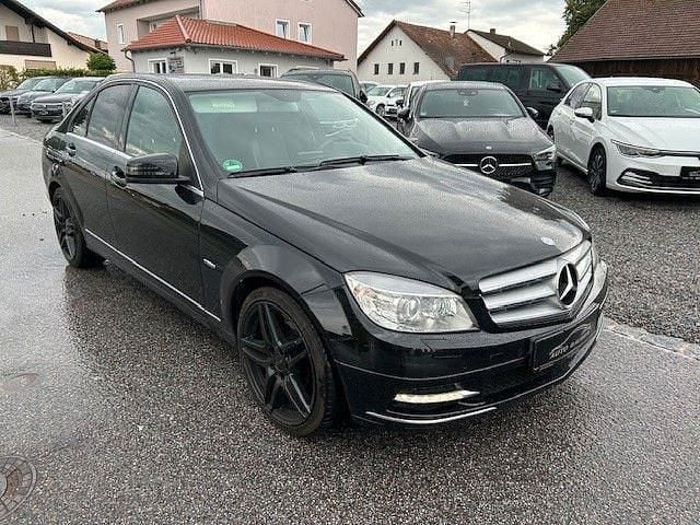 Schwarz Gebraucht 2010 Mercedes C220 Avantgarde Limousine | 5.990 € (Superpreis) - Bild 1/4