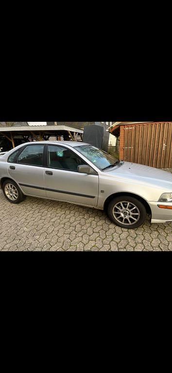 Grau Gebraucht 2001 Volvo S40 Comfort Limousine | 600 € (Superpreis) - Bild 1/4