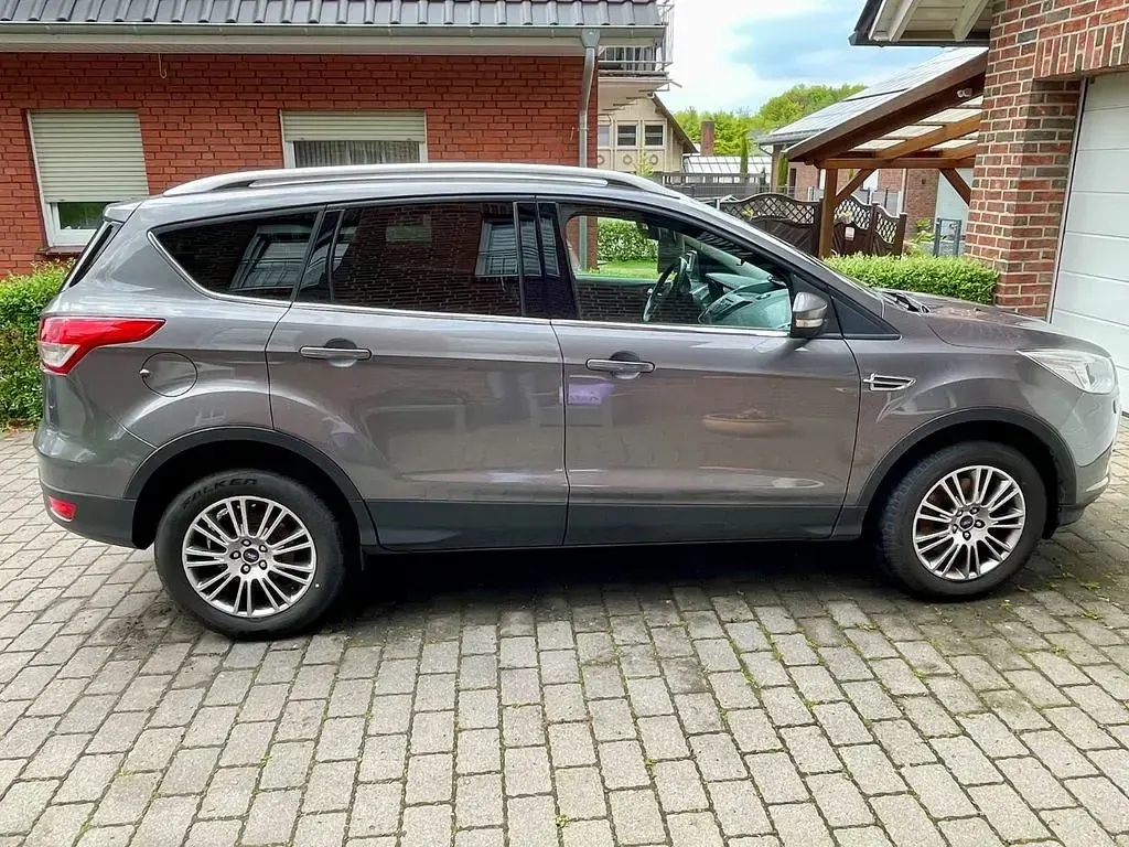 Usata Ford Kuga Titanium 140 CV (102 kW) 2013 Grigio SUV