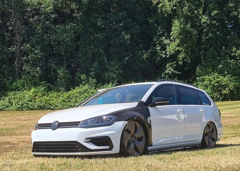 Weiß Gebraucht 2017 VW Golf VII R Kombi | 22.999 € - Bild 1/4