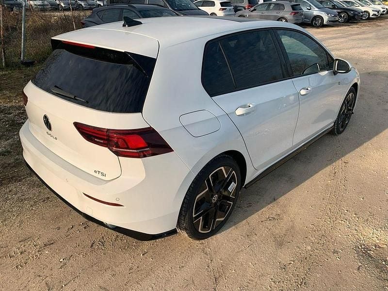 Neu VW Golf VIII R-line Plus 150 PS (110 kW) 2026 Weiß Limousine