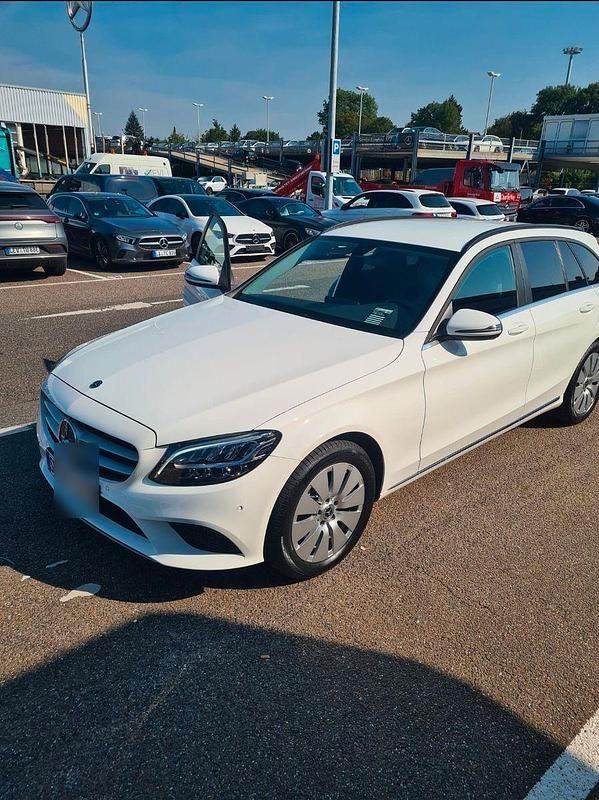 Gebraucht Mercedes C220 194 PS (142 kW) 2019 Weiß Kombi