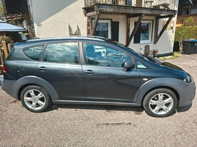Second-hand Seat Altea 211 CP (155 kW) 2010 Negru Monovolum